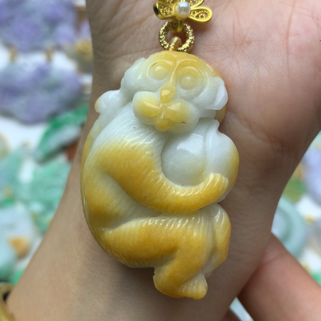 翡翠颈饰未镶嵌翡翠