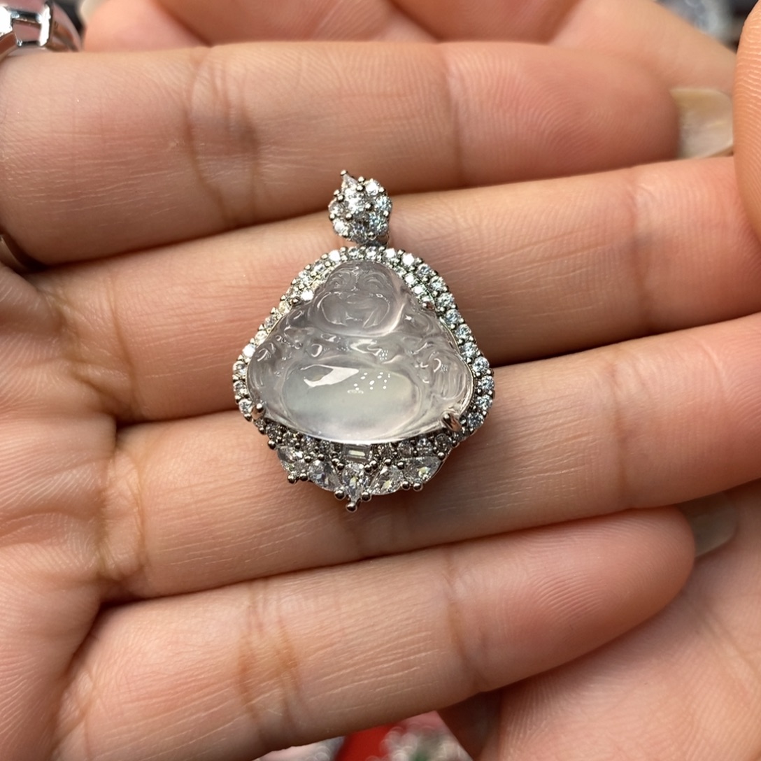 石英质玉合金吊坠