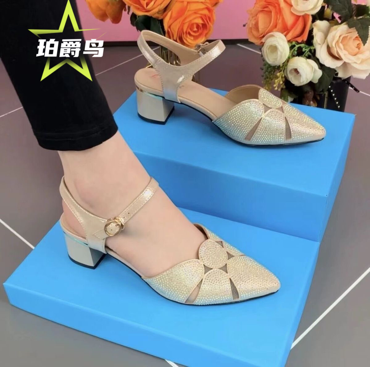 中跟镂空尖头水钻包头女时装凉鞋透气高跟鞋粗跟女士夏季气质鞋子