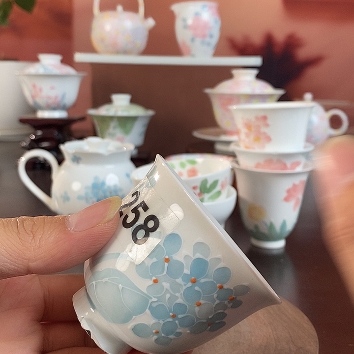 绣球花釉下品茗杯