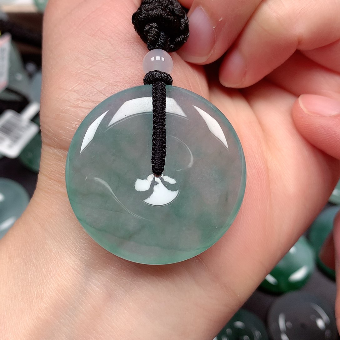 翡翠颈饰未镶嵌平安扣A