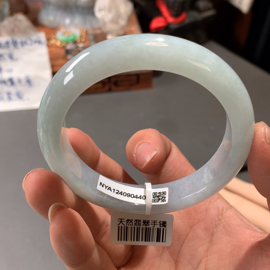 翡翠手镯未镶嵌56.3圈口