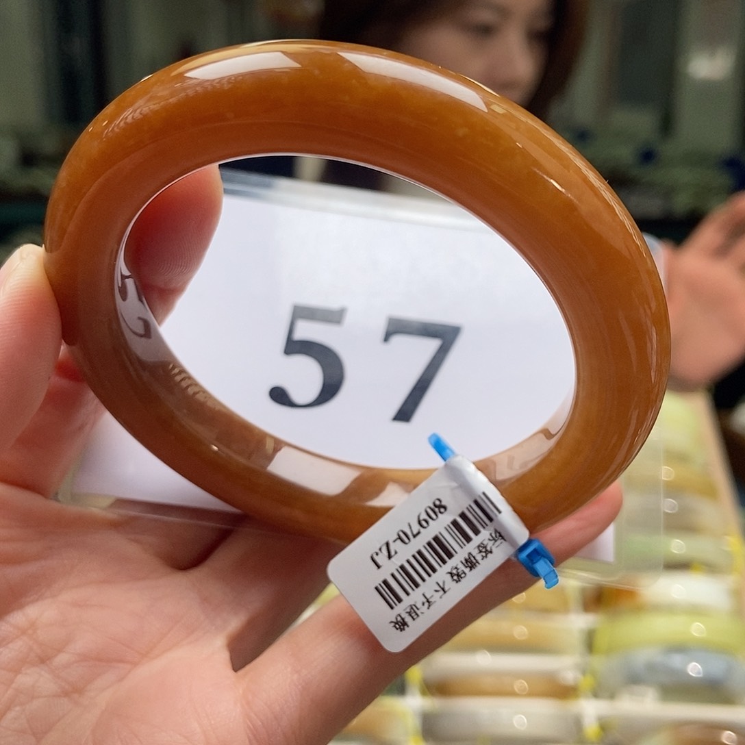 和田玉手镯未镶嵌天*