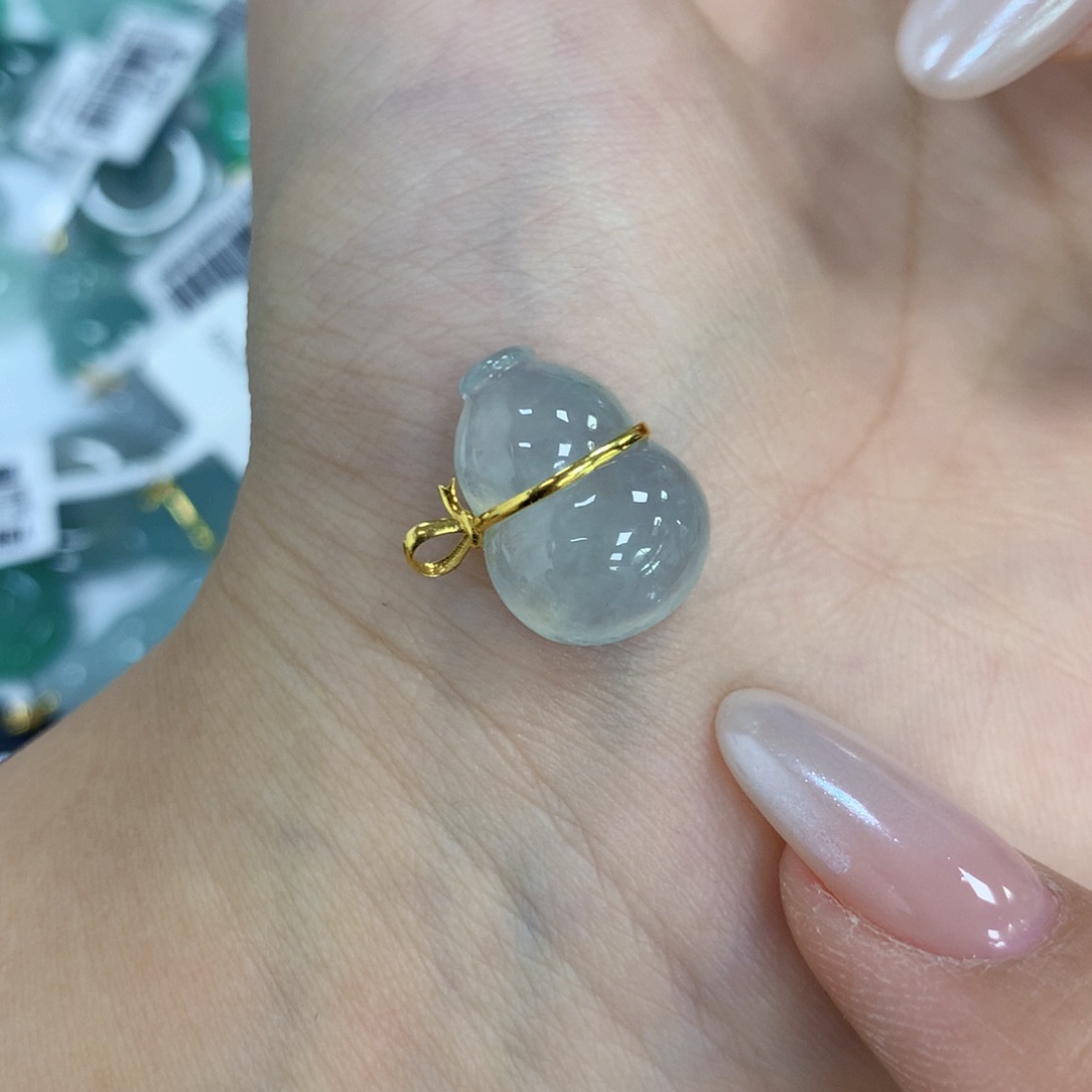 颈饰18K金镶嵌翡翠