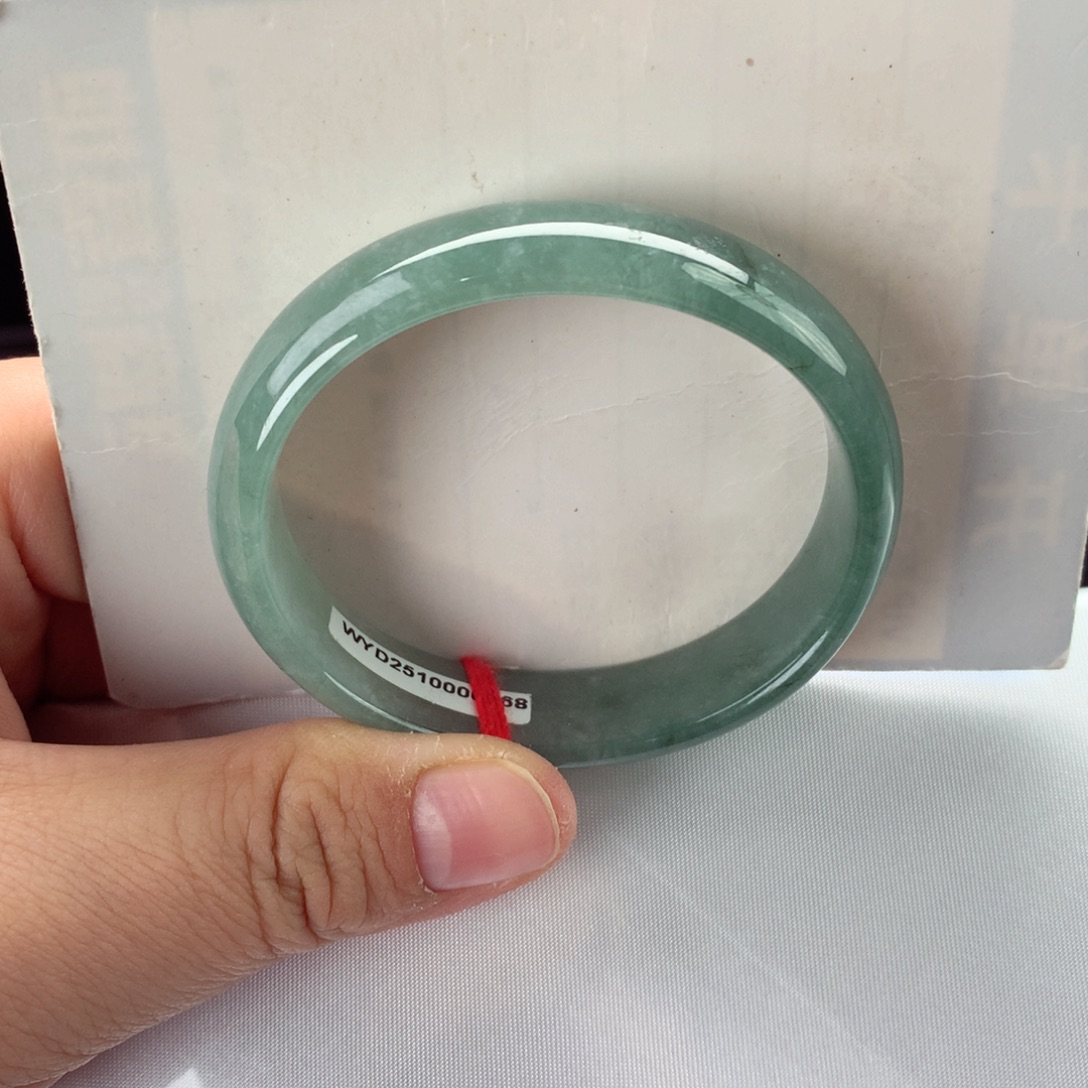 翡翠未镶嵌手镯（贵妃镯）纯天然缅甸