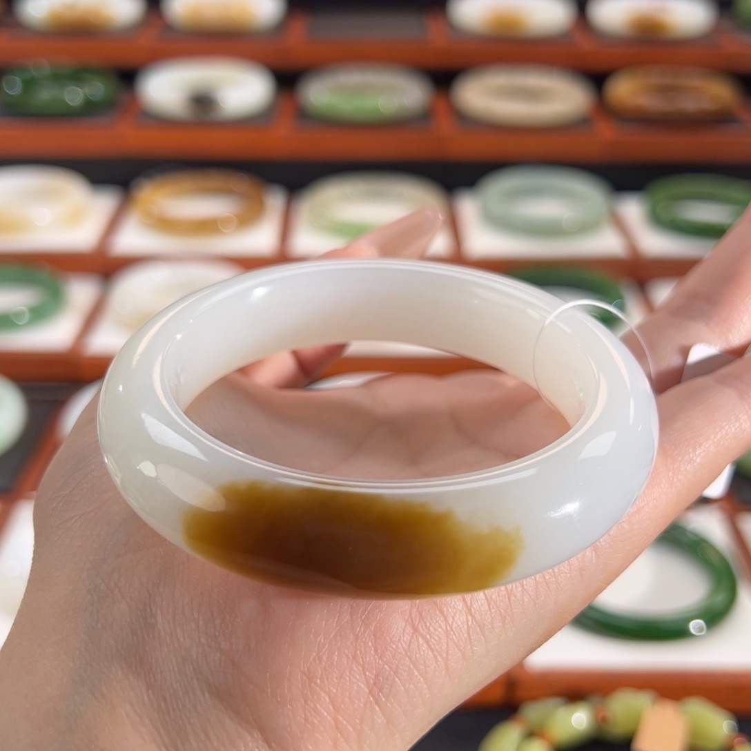 和田玉（糖玉）手镯未镶嵌