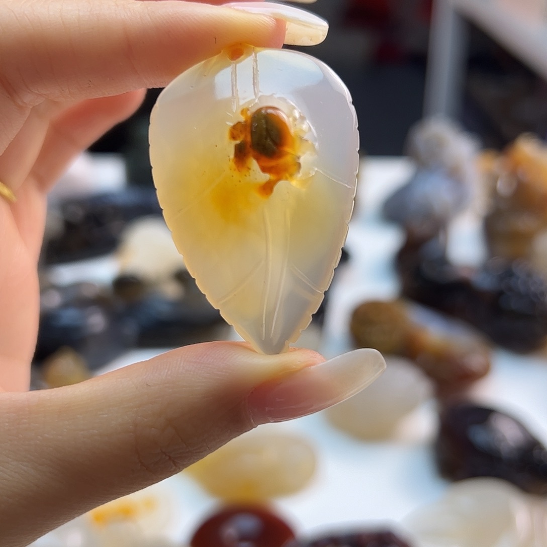 玛瑙/玉髓未镶嵌吊坠(不含链)