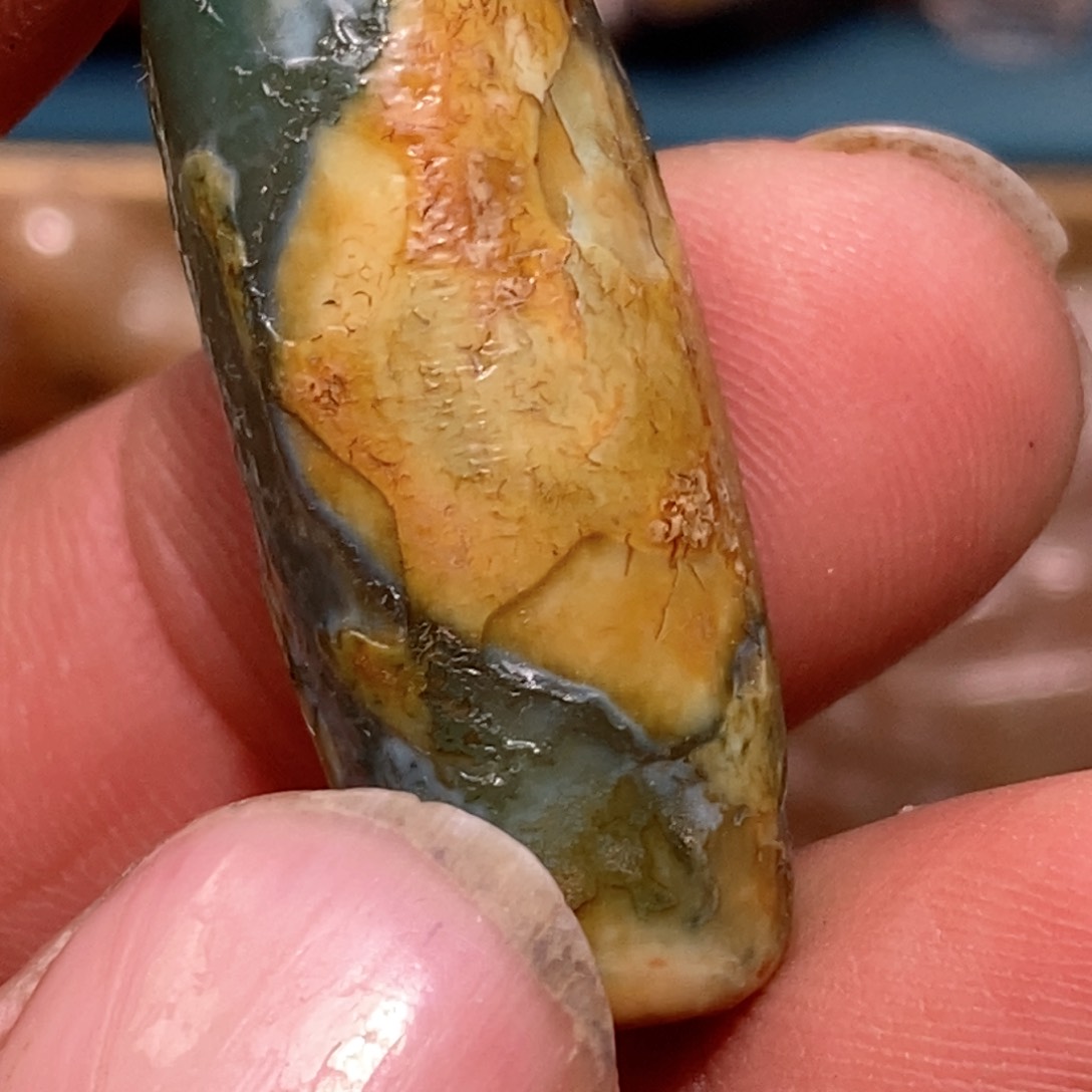 DIY琉璃珠子的颜色是蓝色和