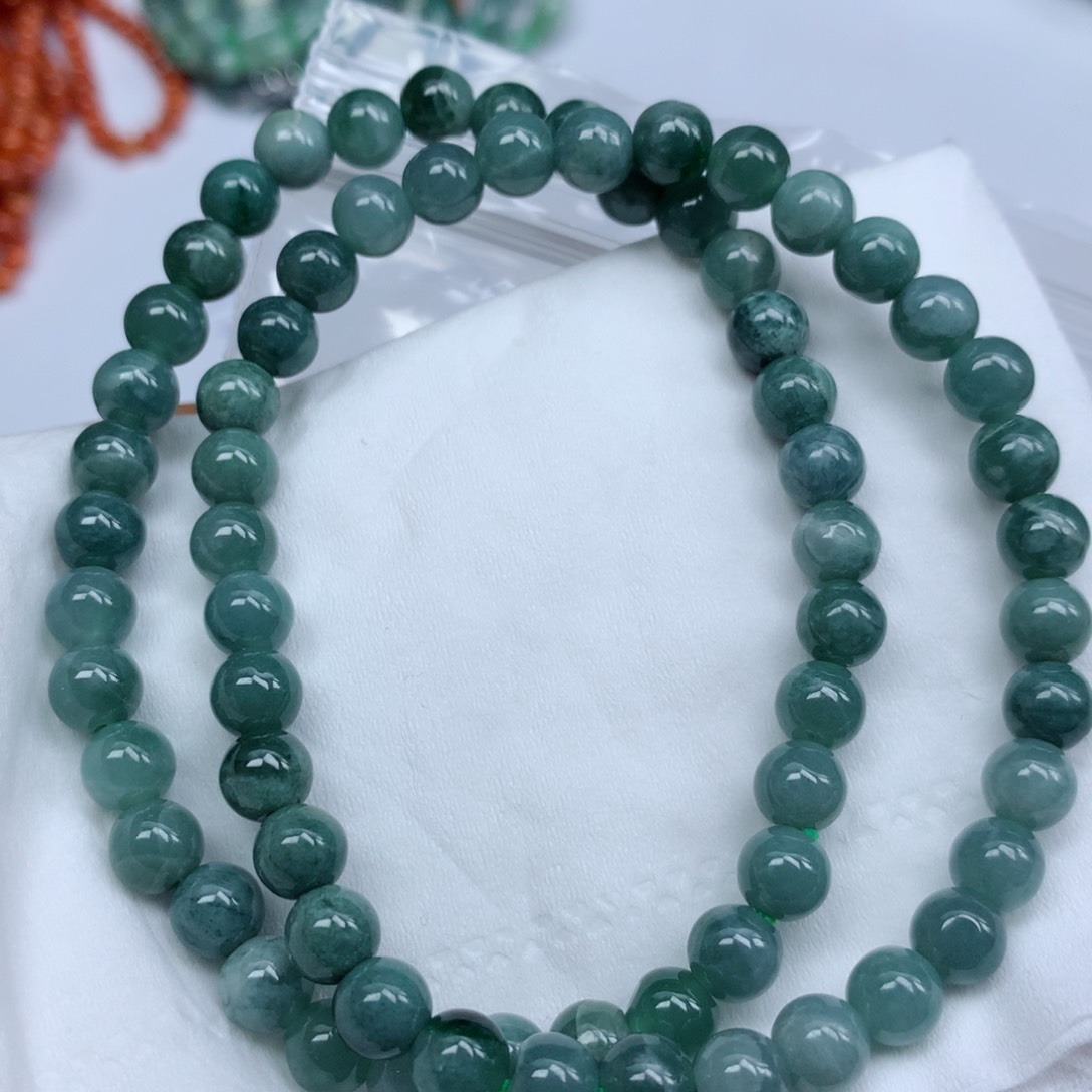 翡翠颈饰未镶嵌手串