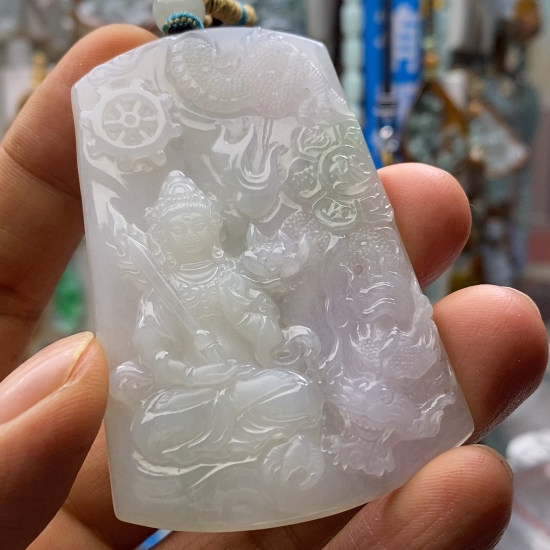 翡翠未镶嵌颈饰京**包观音