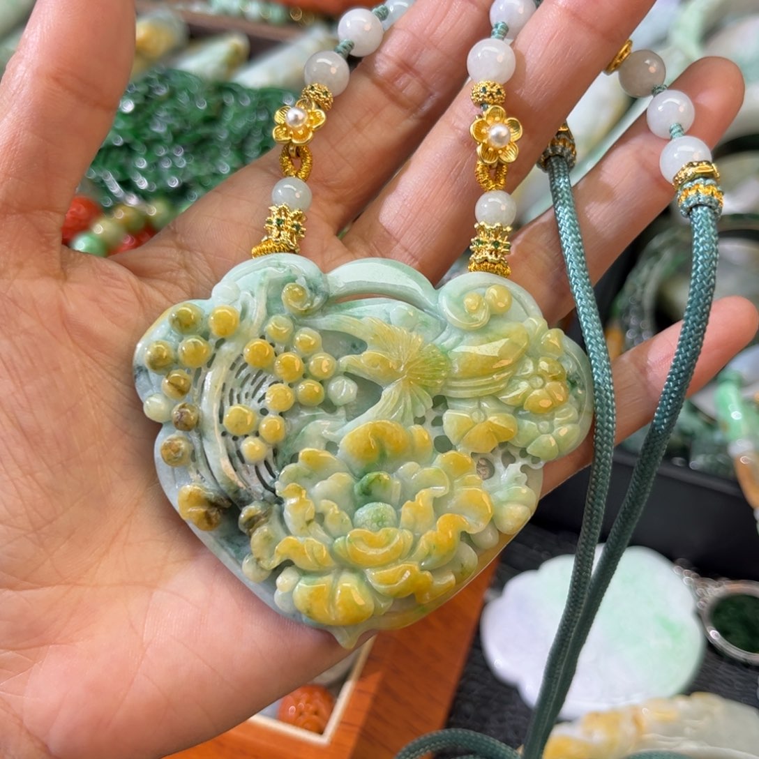 翡翠颈饰未镶嵌待编款