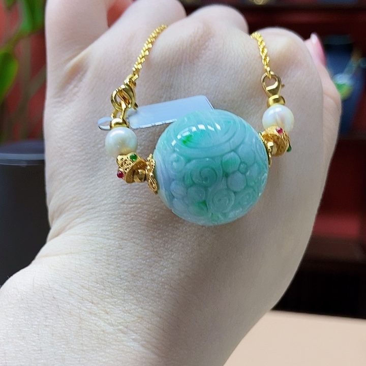 翡翠未镶嵌颈饰吊坠