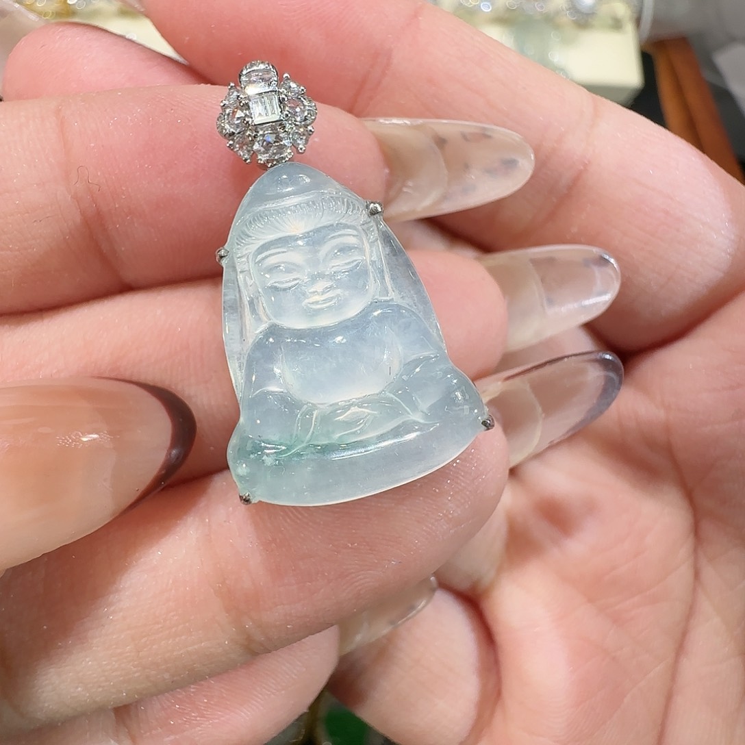 【闪购商品】颈饰18K金镶嵌翡翠