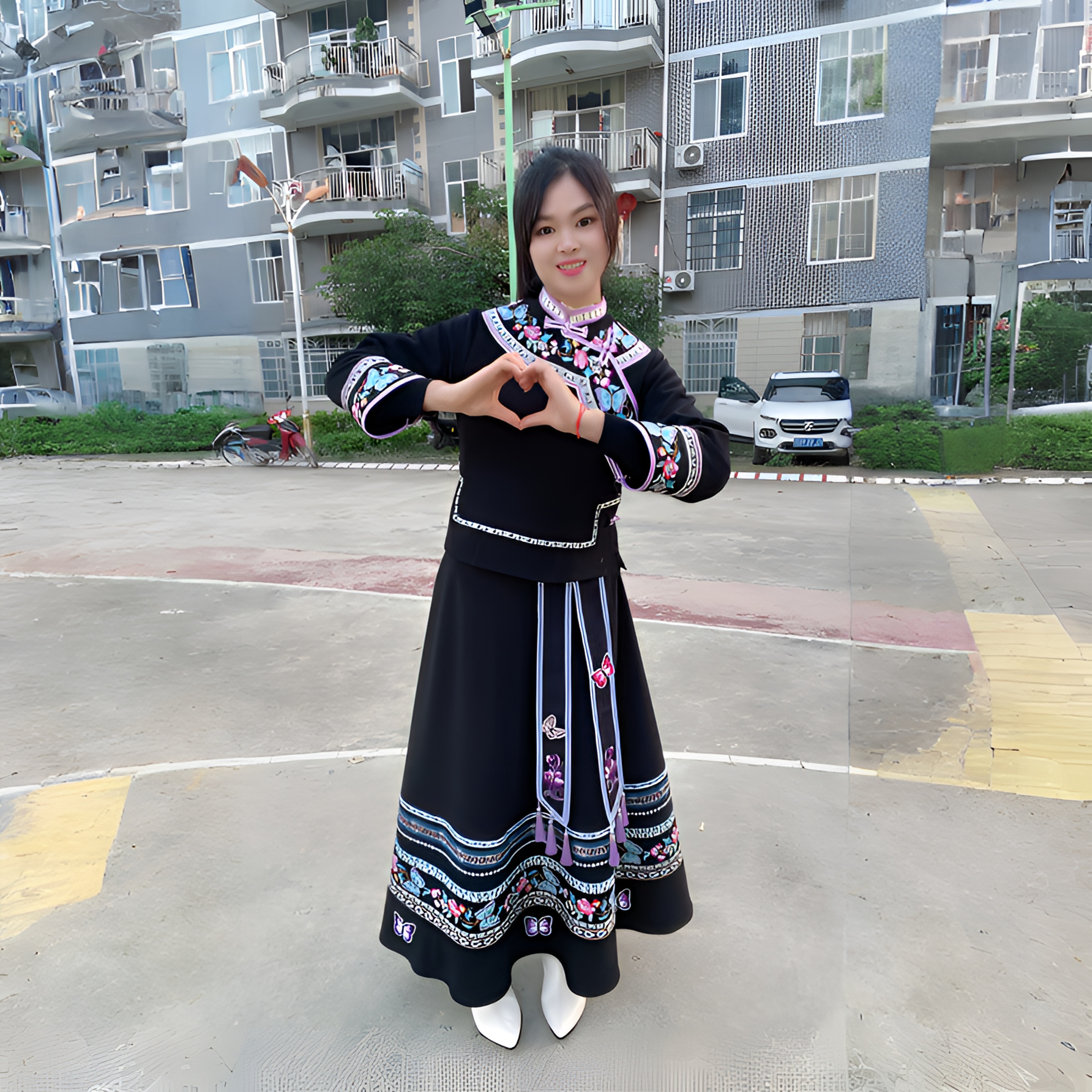 新款少数民族重工艺刺绣