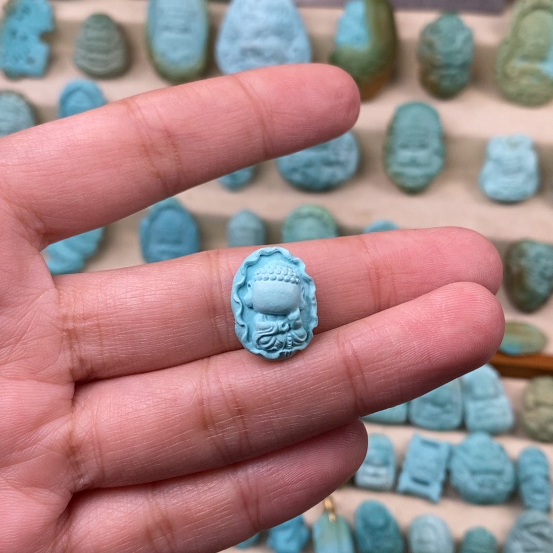 绿松石珠宝奇石未镶嵌人****。