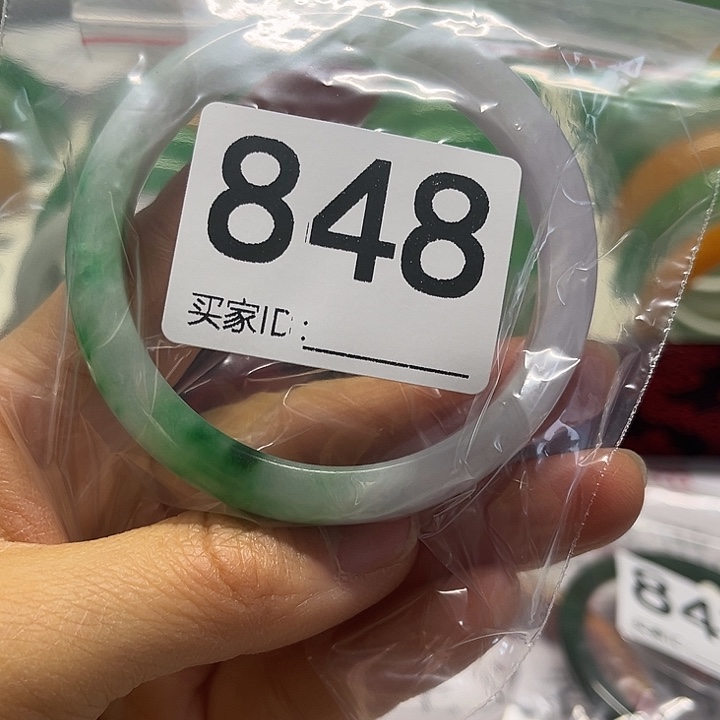 未镶嵌手镯翡翠好