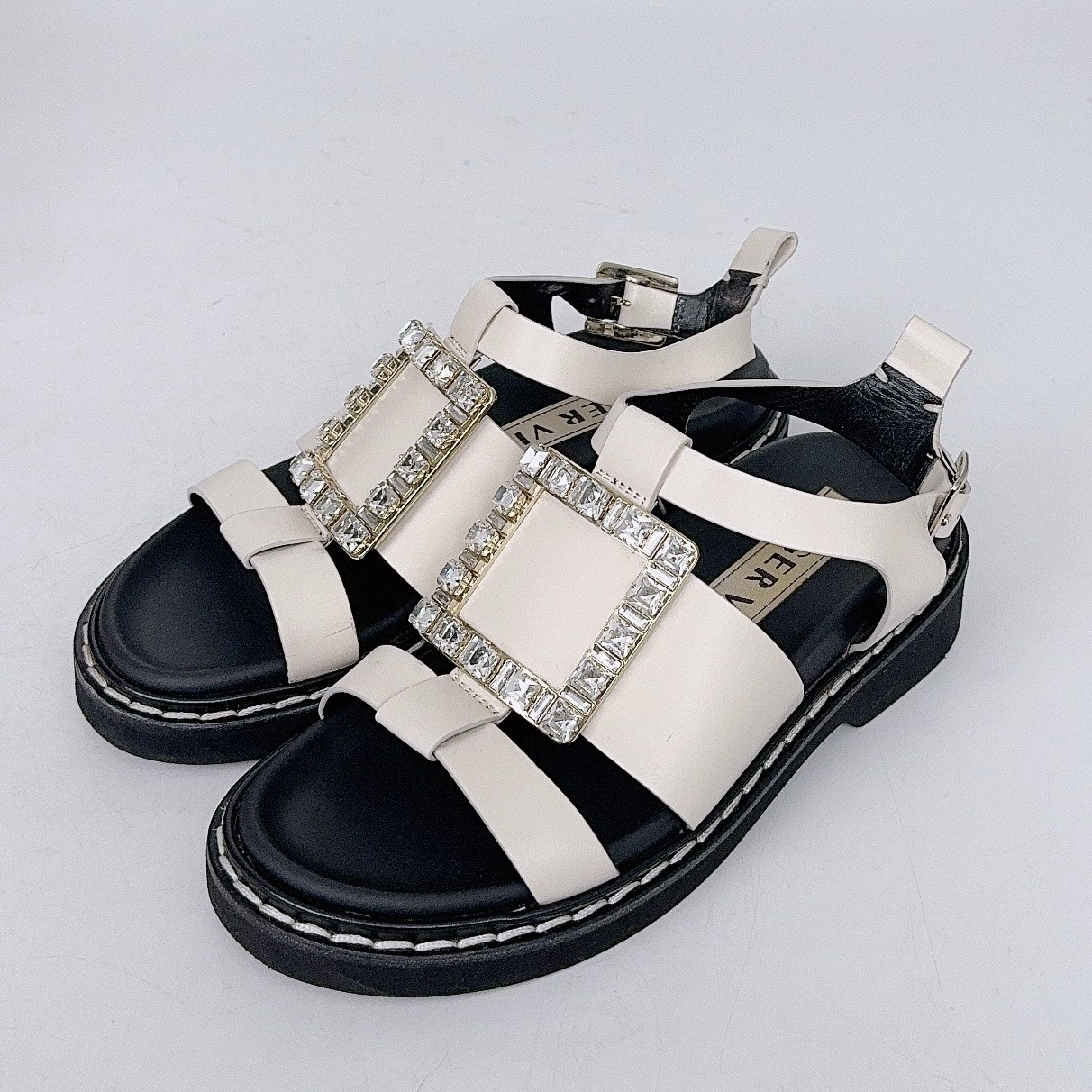 99新 Roger Vivier/罗杰·维威耶 35.5码/方扣满钻凉鞋/jm07504