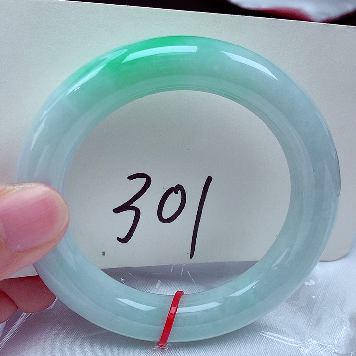 翡翠未镶嵌手镯翡翠