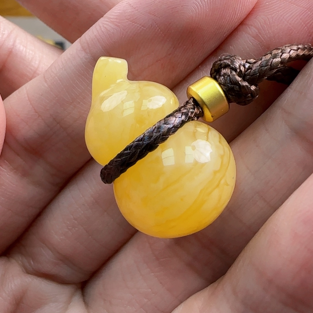 未镶嵌琥珀珠宝奇石