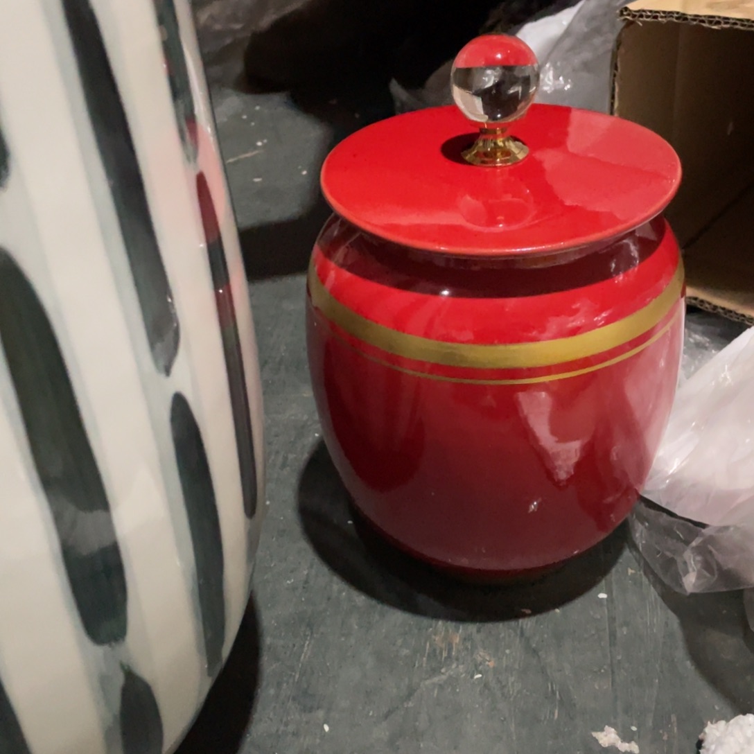 陶瓷花瓶，家居摆件。