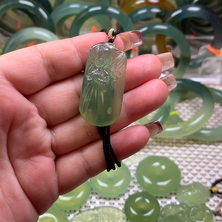 蛇纹石玉挂坠未镶嵌