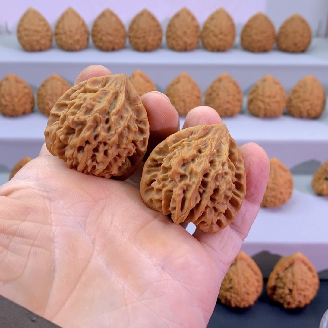 文玩核桃把件39龙门涧