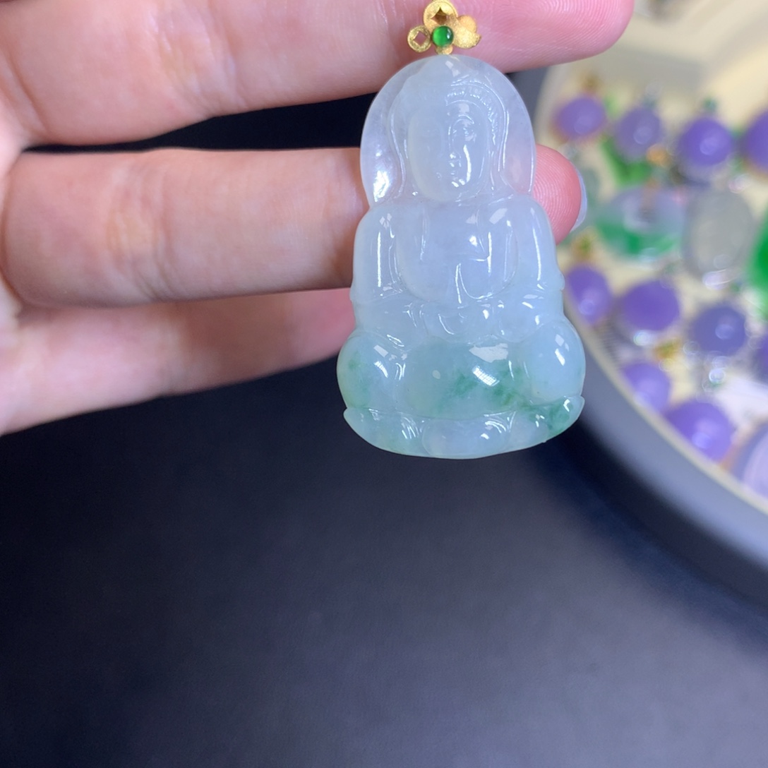 翡翠18K金镶嵌颈饰