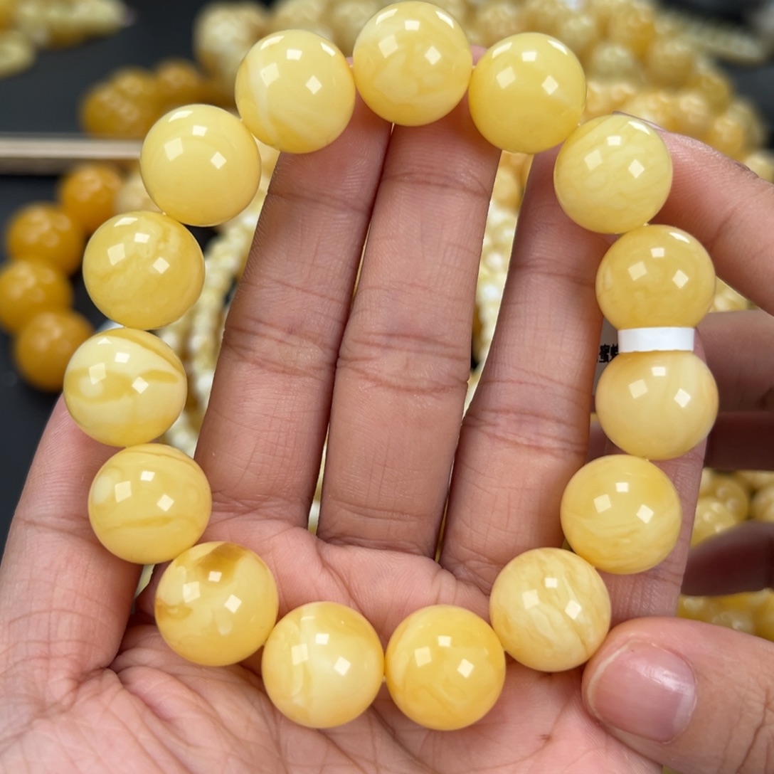 琥珀未镶嵌手链32.6克