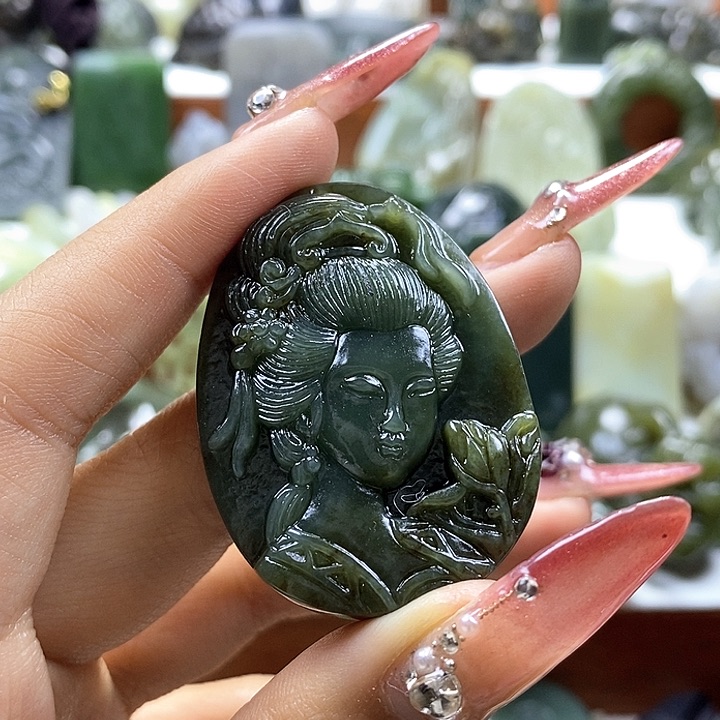 和田玉颈饰未镶嵌