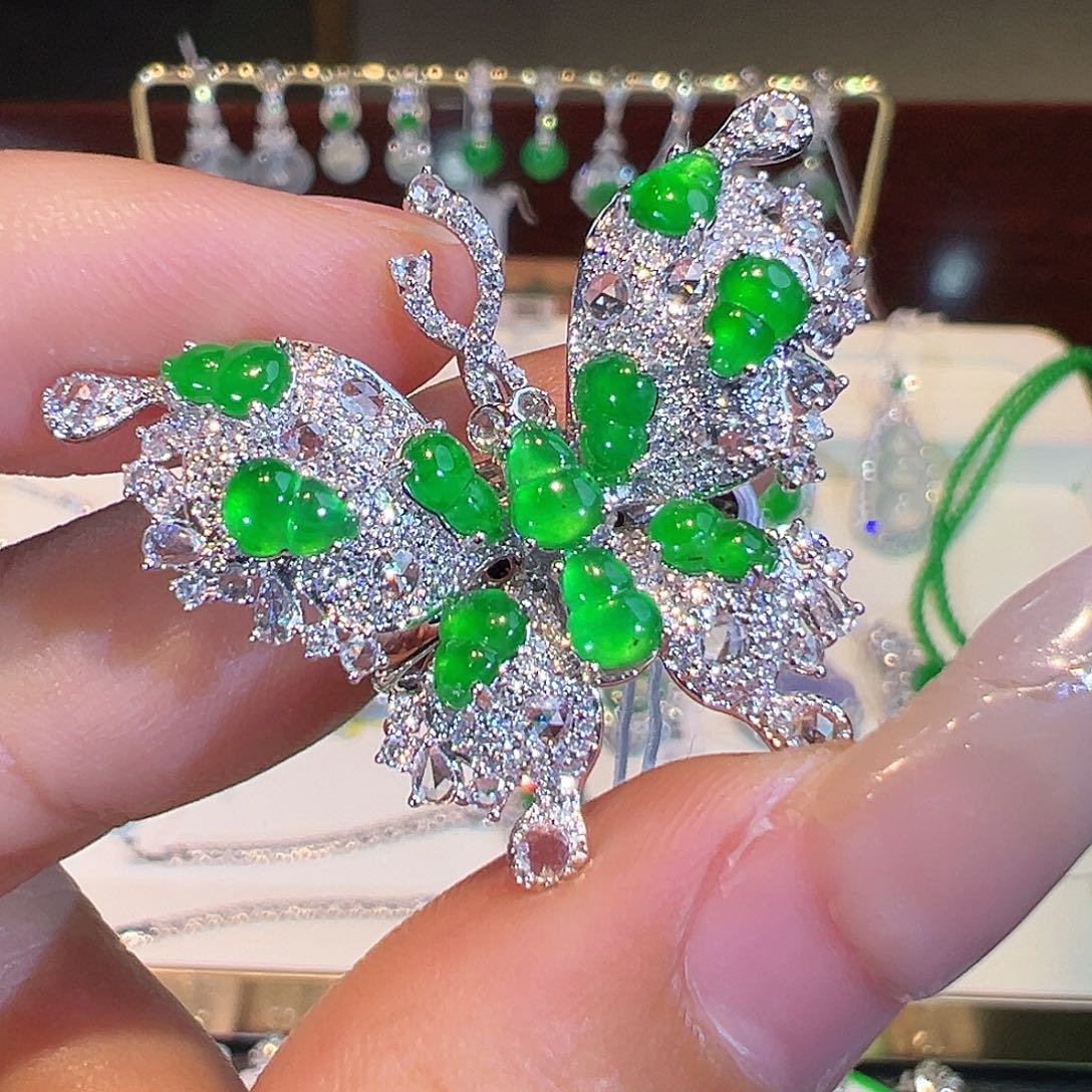 翡翠戒指18K金镶嵌翡翠