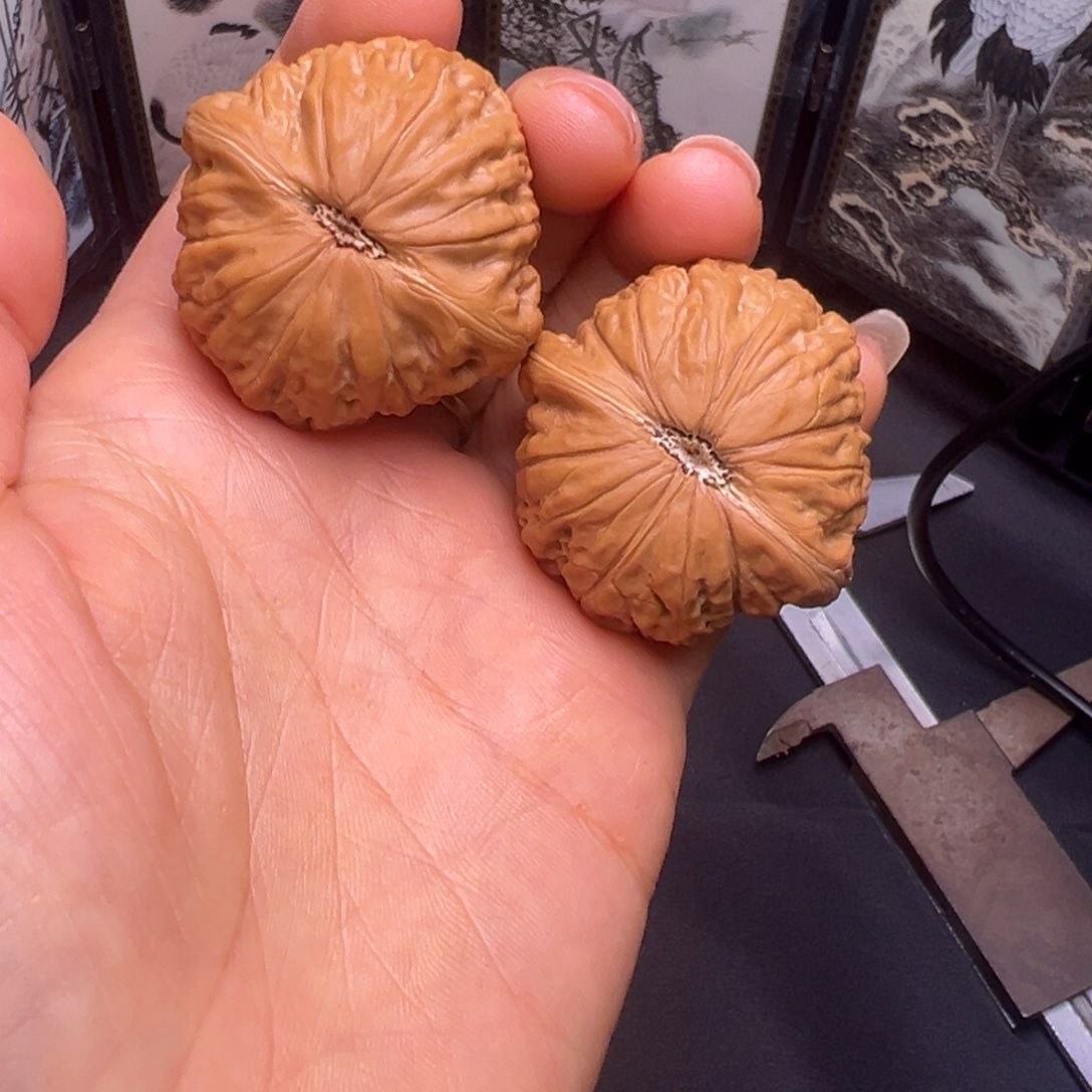 文玩核桃吊坠38尺铁锤妹妹