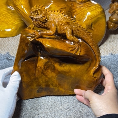金丝楠蜥蜴摆件家居