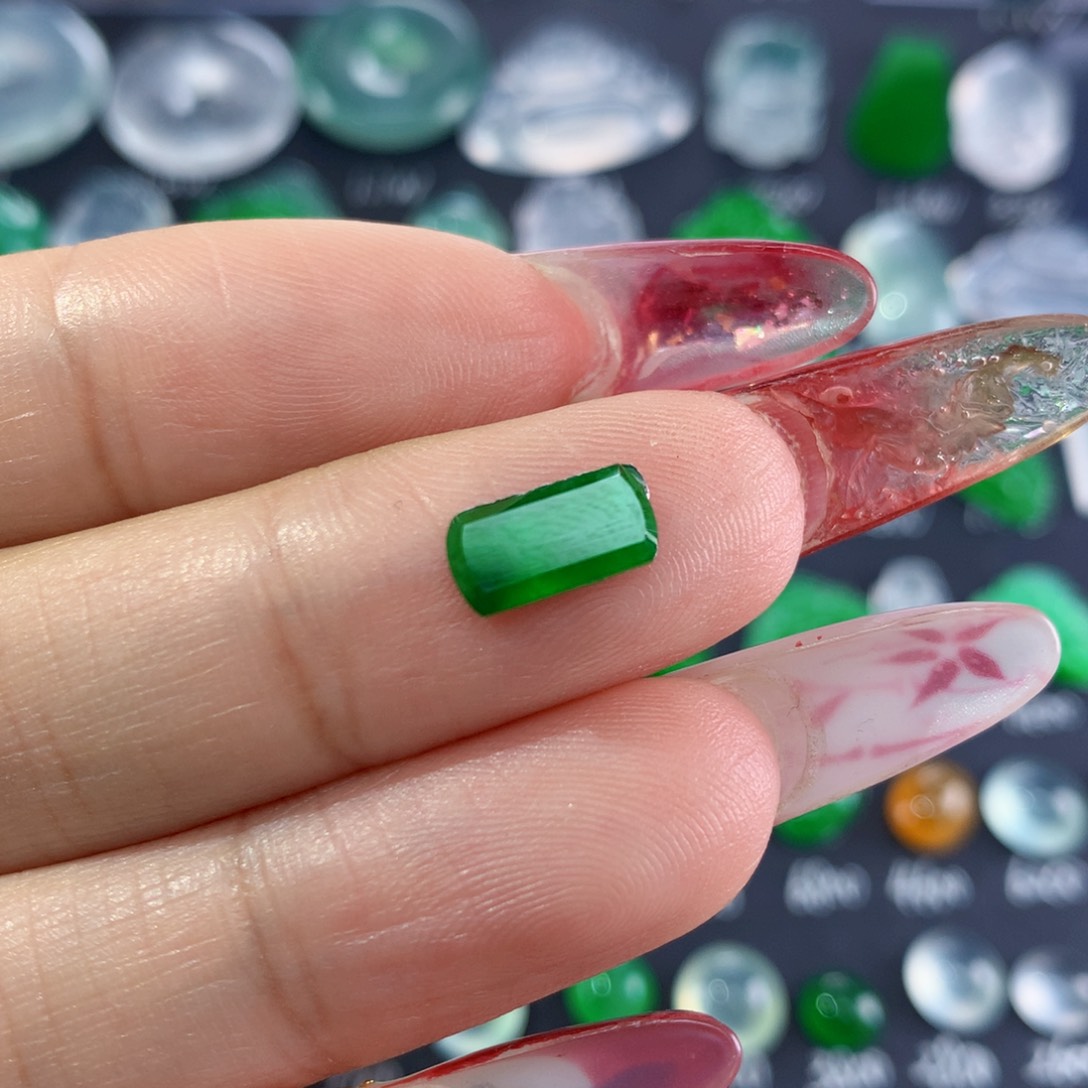 翡翠颈饰未镶嵌纯天然缅甸翡翠A货