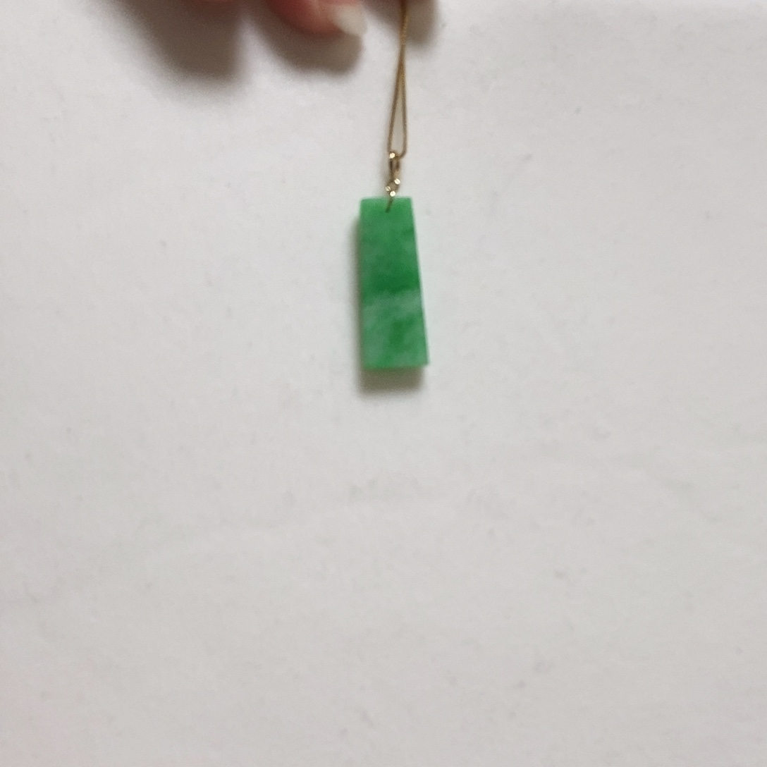 翡翠颈饰18K金镶嵌简单