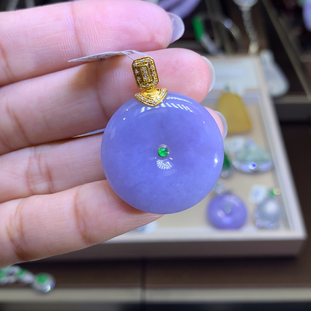 翡翠颈饰18K金镶嵌翡翠