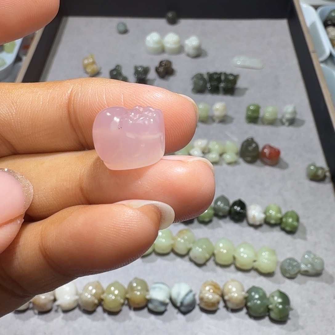 和田玉未镶嵌珠宝奇石