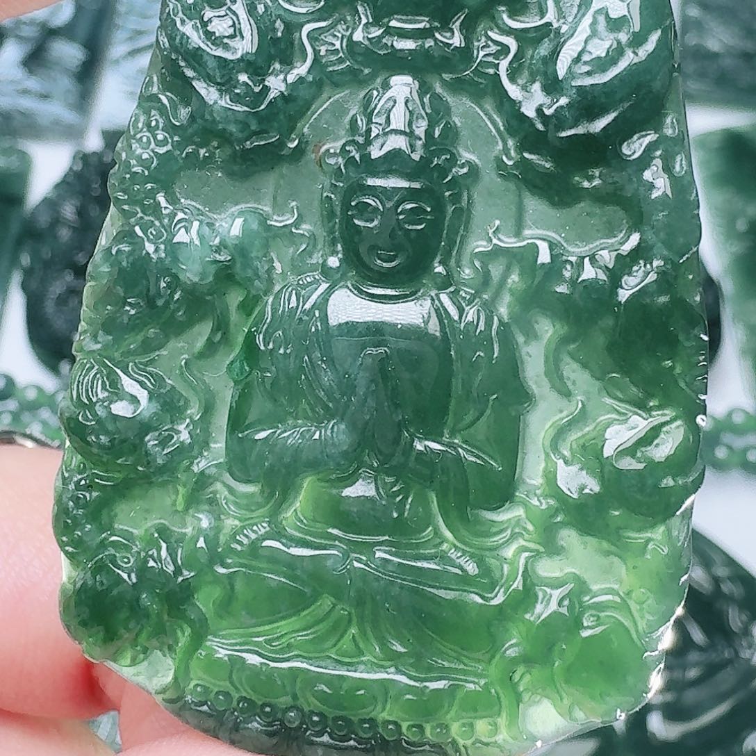 翡翠未镶嵌颈饰11