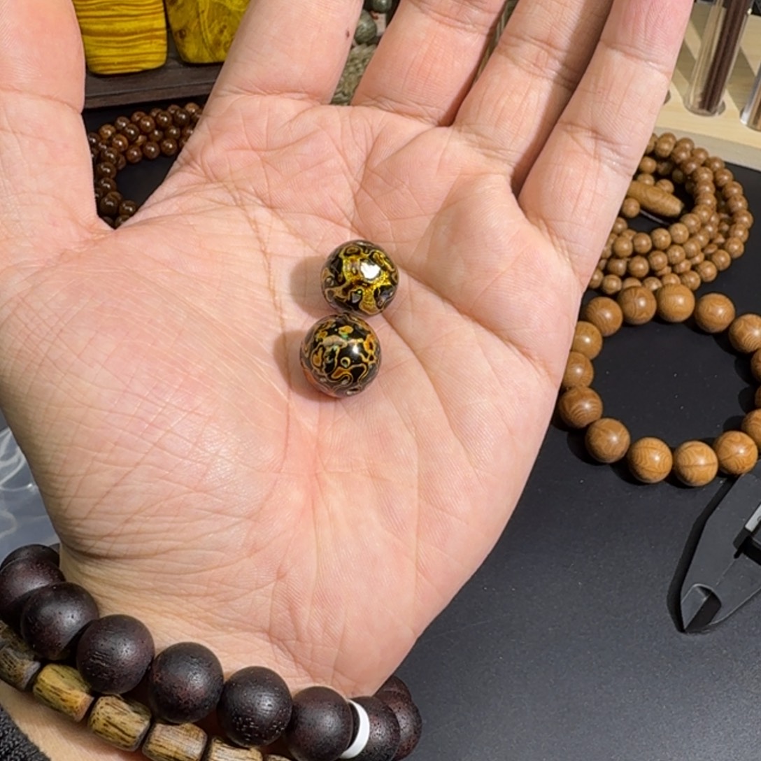 香榧木大漆珠黑金螺钿