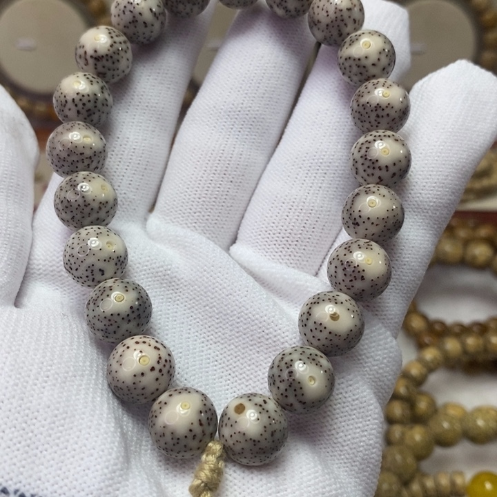 星月菩提吊坠贝****南石玉11星点正圆单圈