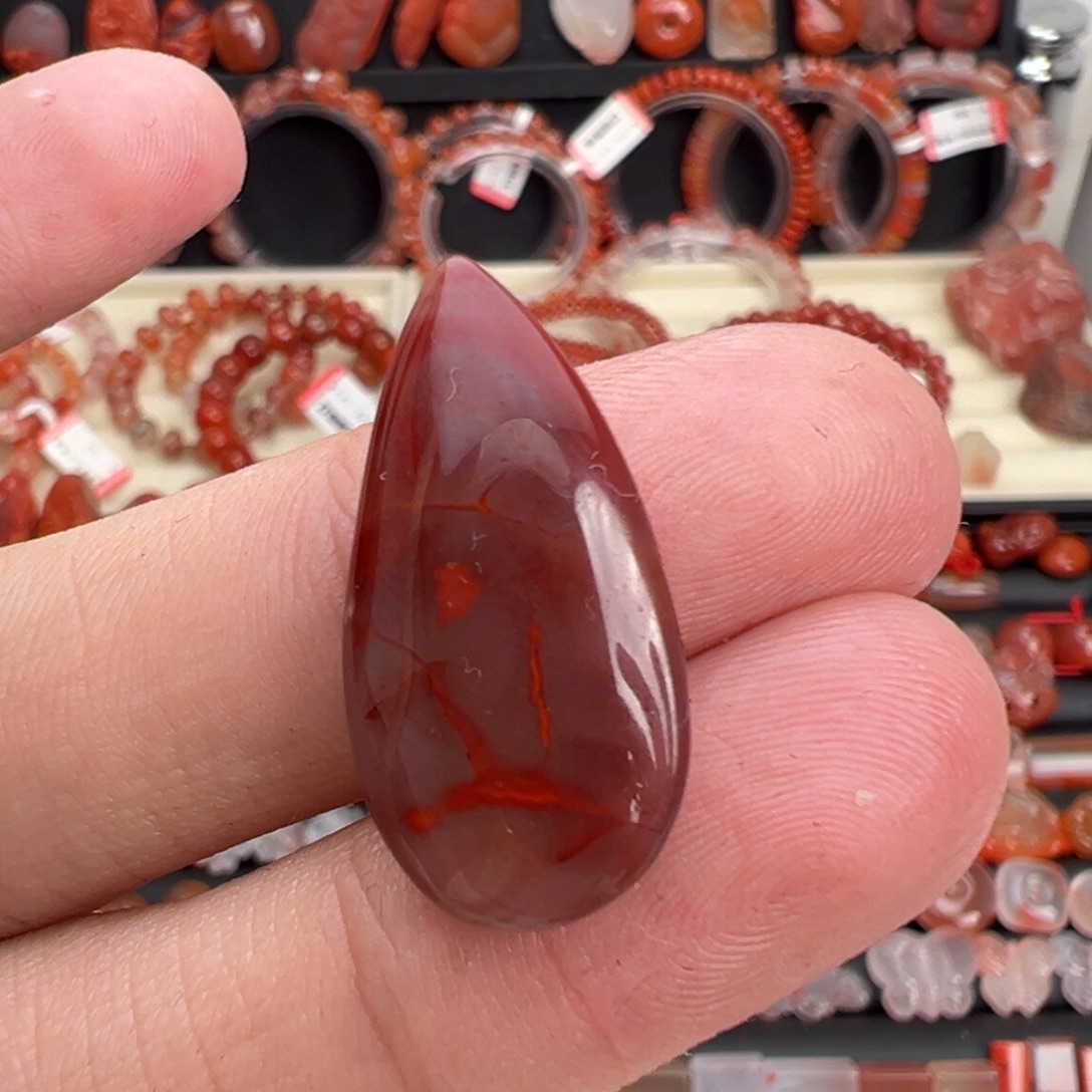 南红玛瑙未镶嵌颈饰水滴