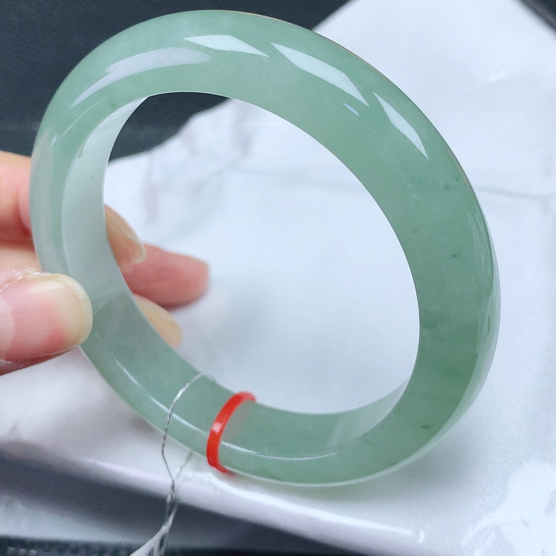 翡翠手镯未镶嵌57圈