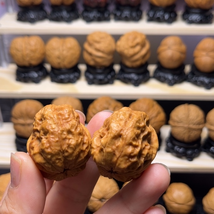 文玩核桃吊坠28w至尊妖蝉35尺