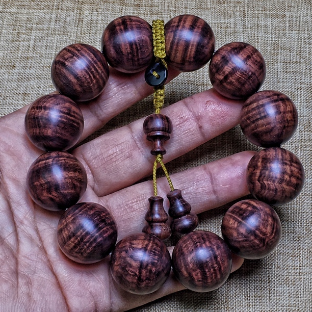 黄花梨老料规格2.0手工打磨油性足水波文玩手串