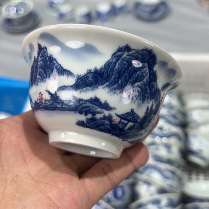 瓷片白万里江山压手杯