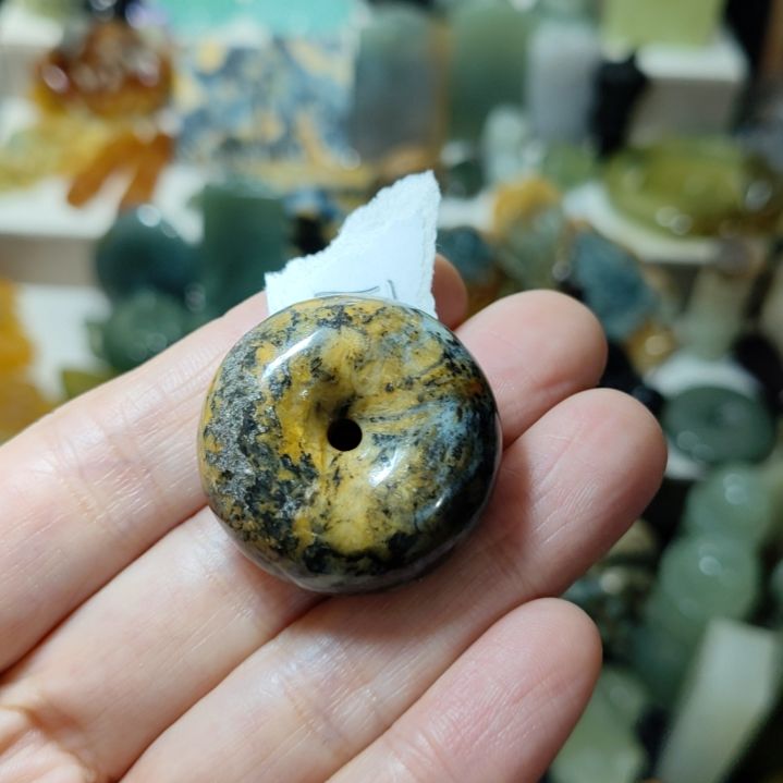 岫玉未镶嵌平安扣