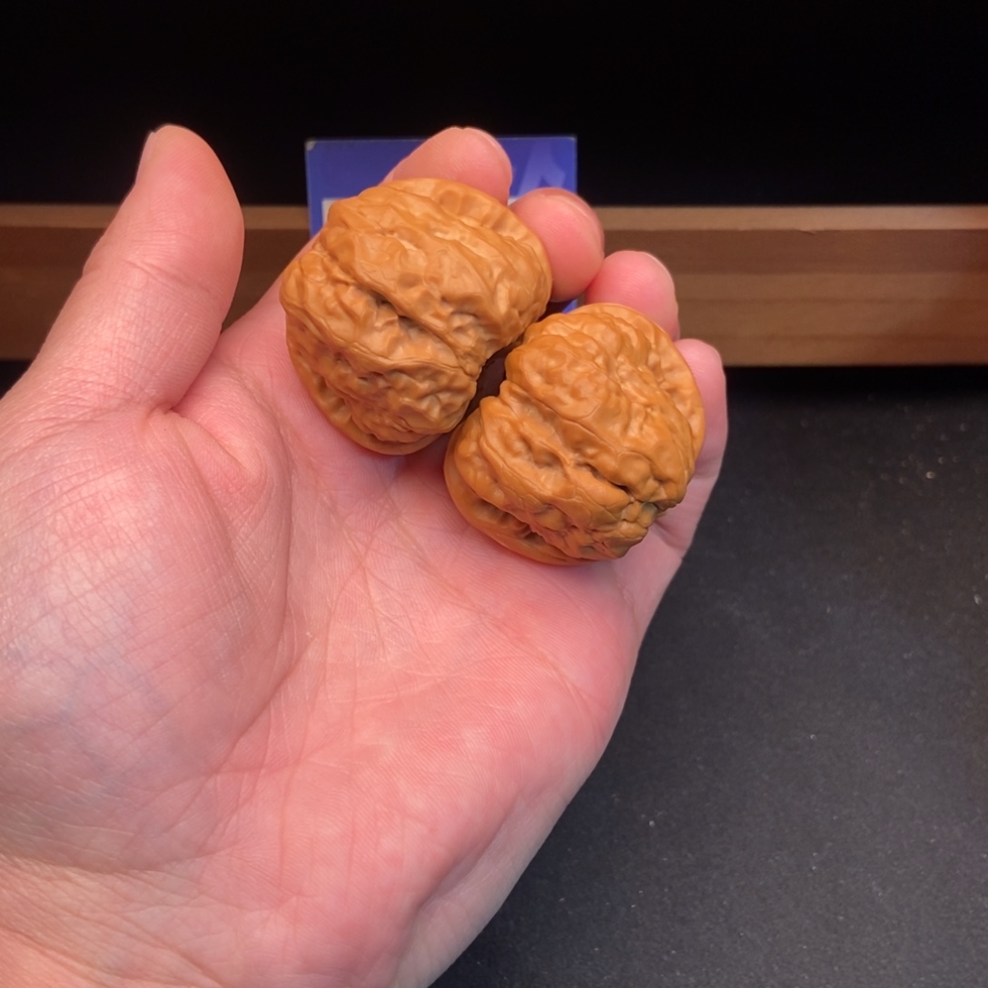 文玩核桃把件蛤蟆头（40尺寸）