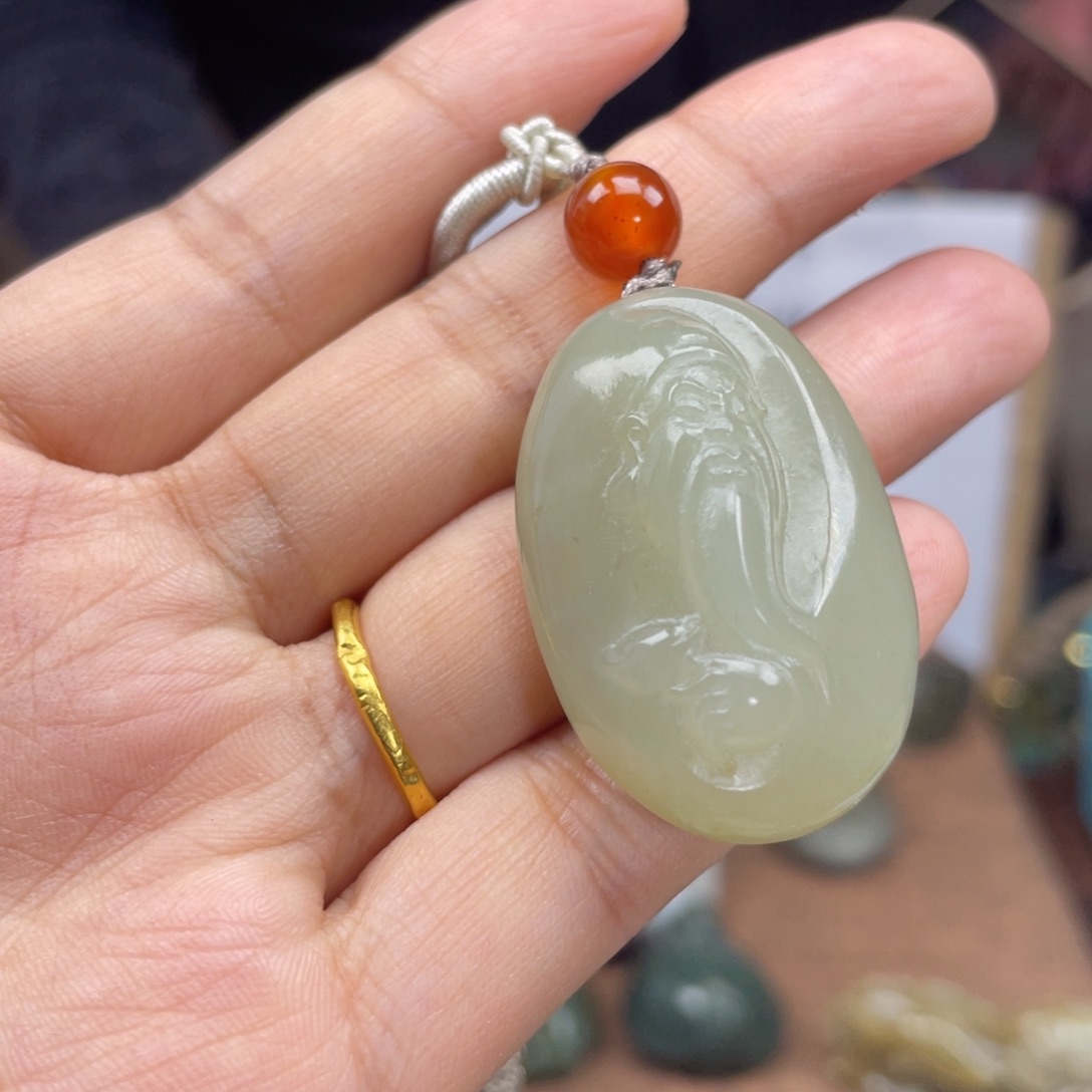 和田玉颈饰未镶嵌