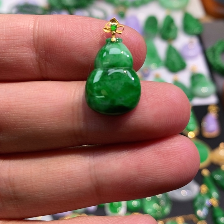 颈饰未镶嵌翡翠吊坠