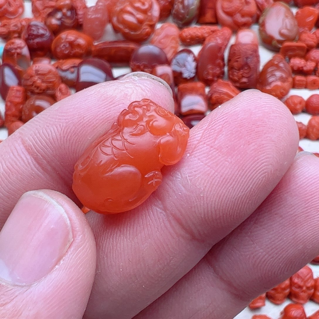 南红玛瑙配饰未镶嵌