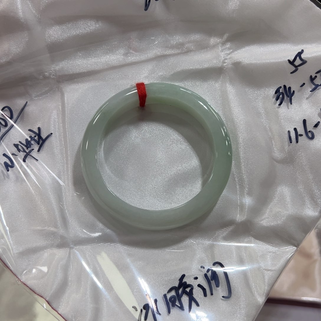 翡翠手镯未镶嵌立*?手镯